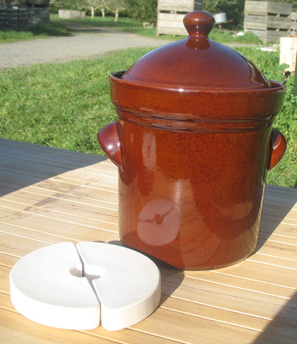 <ul class='dec-ul'>
                    <li>Ref SP-05:  5 Litre sauerkraut pot - brown.</li>
                    <li>Largest diameter 230mm</li>
                    <li>Height with lid 250mm</li>
                    <li>Opening 135mm</li>
                    <li>Weight 5.6kg (pot & lid)</li>
                    <li>Weights included</li>
                    <li>Price: $166.00</li>
                    <li>Delivery: $26</li>
            </ul>